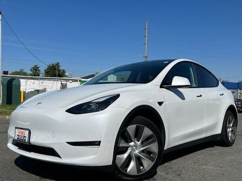 Used 2023 Tesla Model Y Long Range AWD/4WD image 16