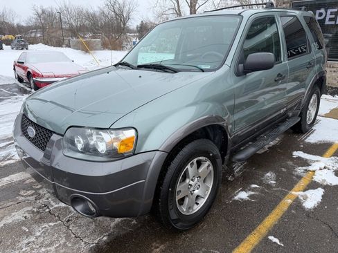 Used 2005 Ford Escape XLT image 7