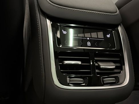 Used 2026 Volvo XC90 B6 Plus w/ Protection Package Premier image 28