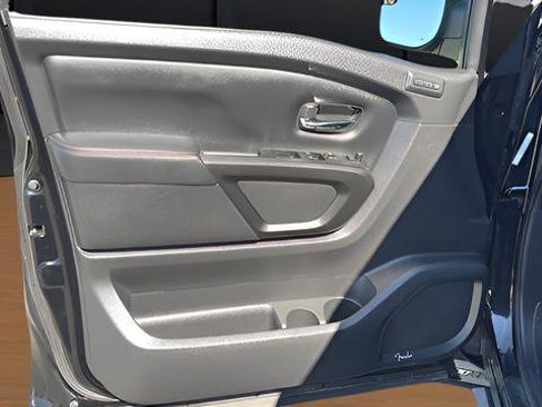 Used 2021 Nissan Titan PRO-4X w/ Pro-4x Convenience Package image 32