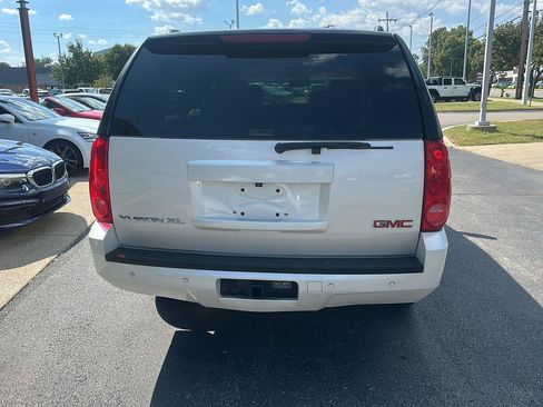 Used 2013 GMC Yukon XL SLT w/ SLT-2 Equipment Package RWD image 5