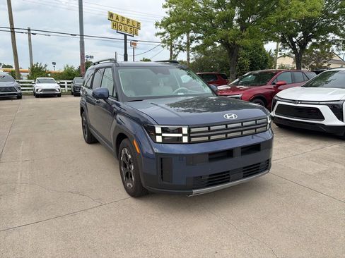 Used 2025 Hyundai Santa Fe SEL AWD/4WD image 2