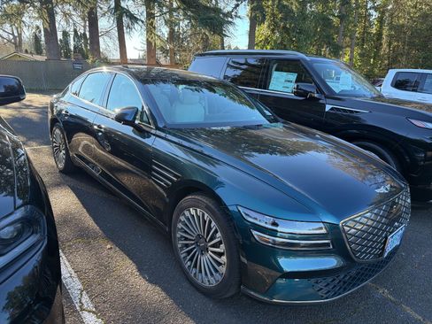 Used 2023 Genesis G80 image 3