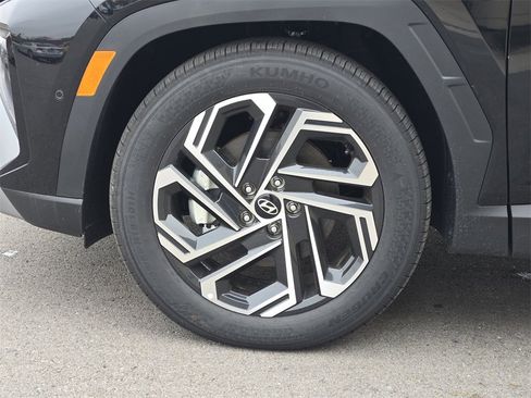 Used 2025 Hyundai Tucson Limited image 8