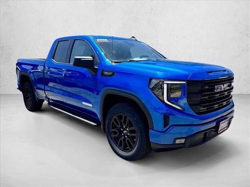 Used 2023 GMC Sierra 1500 Elevation w/ X31 Off-Road Package AWD/4WD image 3