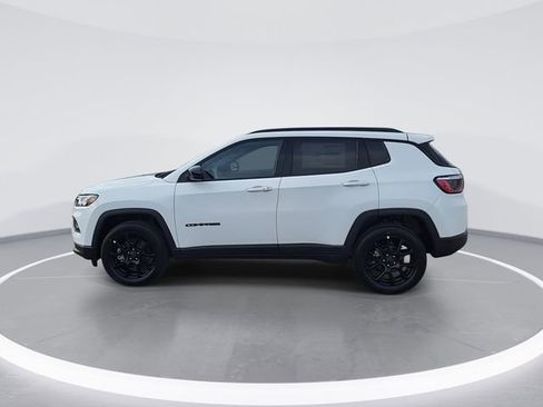 New 2026 Jeep Compass Latitude image 5