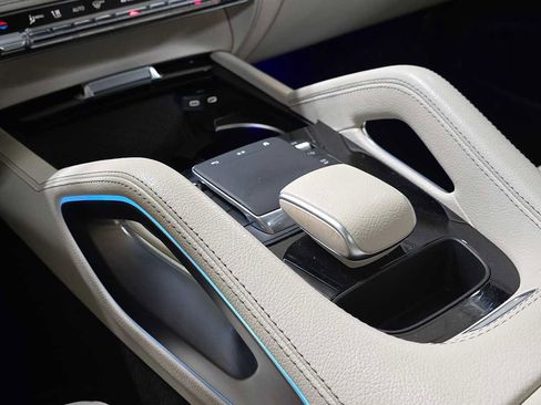 Used 2024 Mercedes-Benz GLE 350 4MATIC image 31