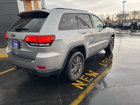 Used 2016 Jeep Grand Cherokee Laredo 75th Anniversary image 6