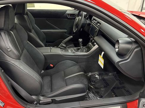 New 2025 Toyota GR86 Premium image 28