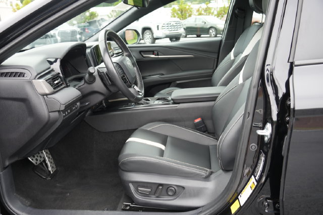 Used 2025 Toyota Camry SE FWD image 21