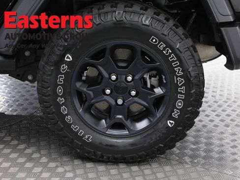 Used 2023 Jeep Wrangler Unlimited w/ Cold Weather Group AWD/4WD image 34