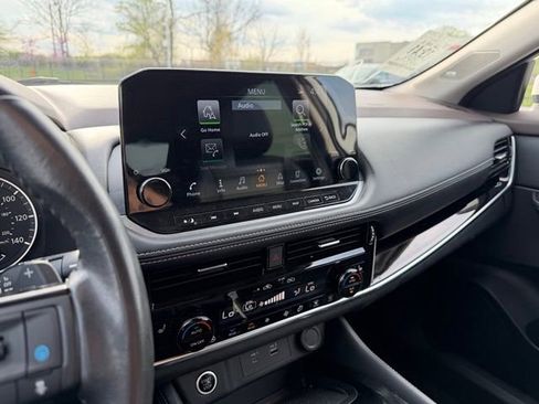 Used 2023 Nissan Rogue SL w/ SL Premium Package image 16