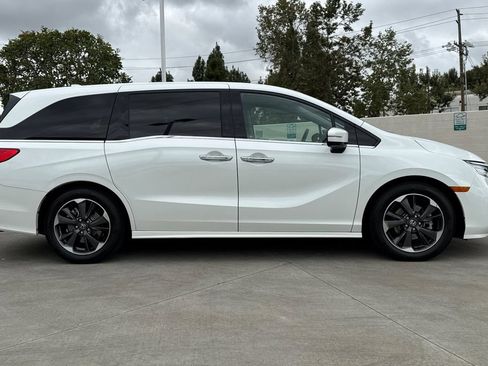 Certified 2022 Honda Odyssey Elite image 4