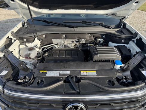 Used 2024 Volkswagen Atlas Cross Sport SE image 10