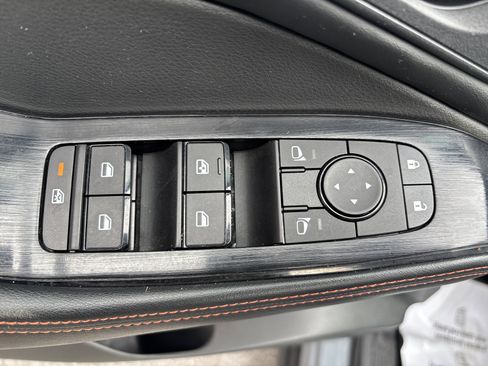 Used 2025 Nissan Rogue SV image 17