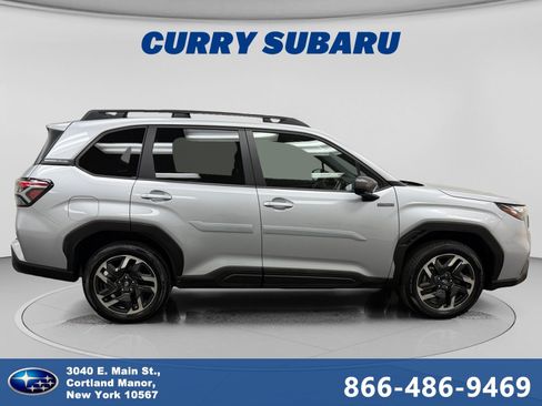 Used 2025 Subaru Forester Premium AWD/4WD image 6