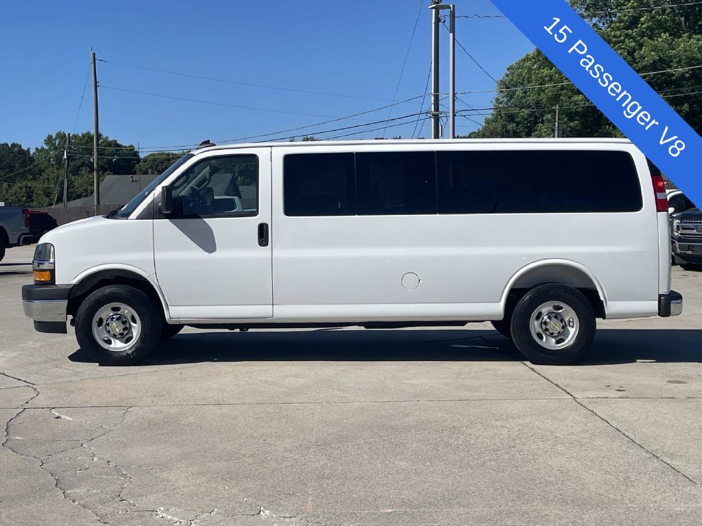 Used 2025 Chevrolet Express 3500 LT w/ LT Preferred Equipment Group RWD image 2