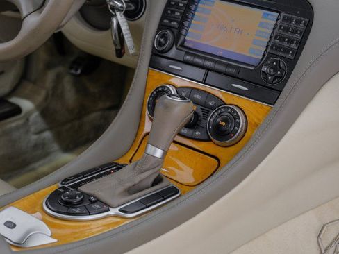 Used 2008 Mercedes-Benz SL 550 image 17