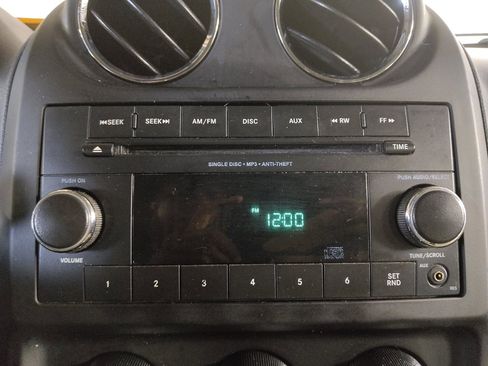 Used 2014 Jeep Patriot Sport w/ Power Value Group FWD image 25