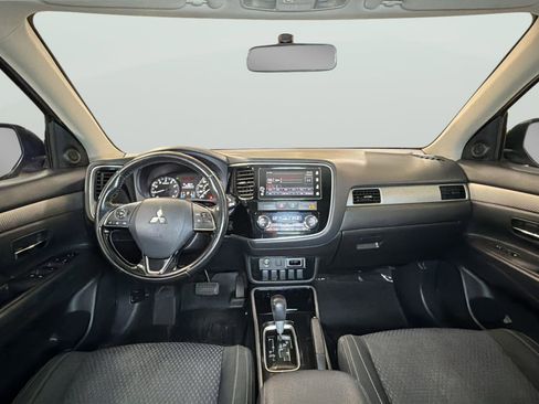 Used 2017 Mitsubishi Outlander SE FWD image 31