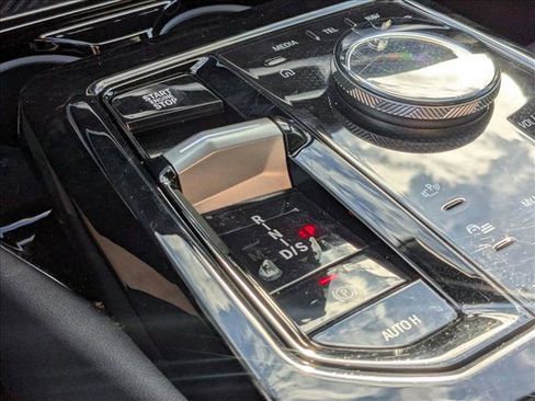 Used 2024 BMW 530i image 8