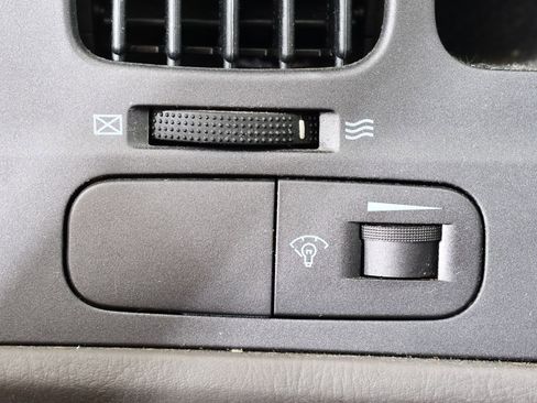 Used 2004 Hyundai Elantra GLS image 31