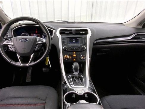Used 2015 Ford Fusion SE w/ Equipment Group 201A image 14