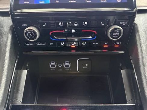 Used 2022 Jeep Grand Cherokee Summit w/ Luxury Tech Group V AWD/4WD image 29