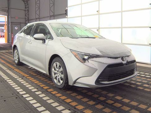 Used 2024 Toyota Corolla LE image 4