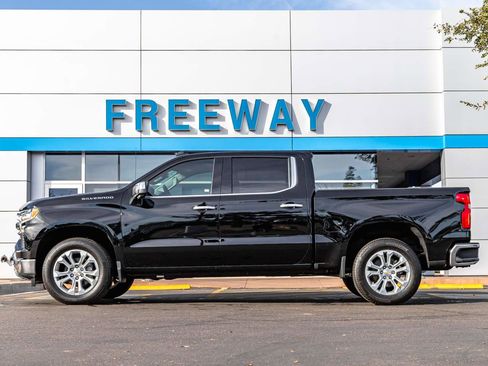 Used 2025 Chevrolet Silverado 1500 LTZ w/ LTZ Convenience Package II image 2