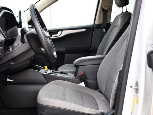 Used 2020 Ford Escape SE image 11