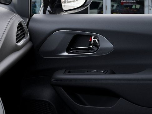New 2026 Chrysler Pacifica Limited w/ S Appearance Package FWD image 25
