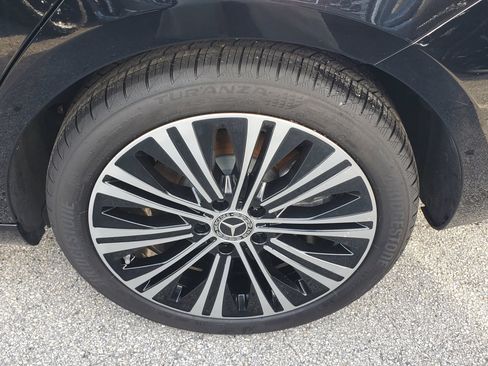 Used 2023 Mercedes-Benz CLA 250 4MATIC image 5