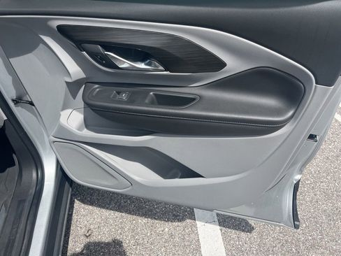 Used 2022 GMC Terrain SLT w/ LPO, Floor Liner Package FWD image 6