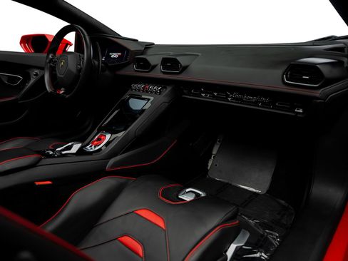 Used 2020 Lamborghini Huracan EVO RWD image 50