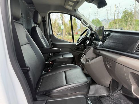 Used 2023 Ford Transit 250 Low Roof AWD image 19