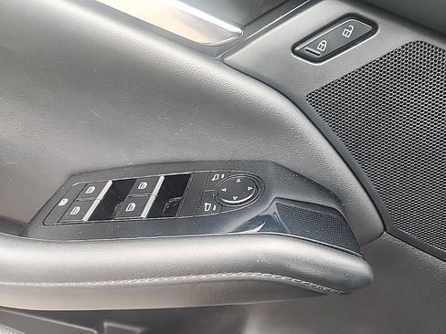 Used 2024 MAZDA MAZDA3 s FWD image 25