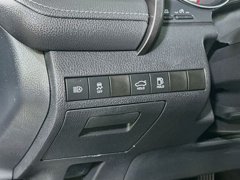 Used 2019 Toyota Camry XSE FWD image 10