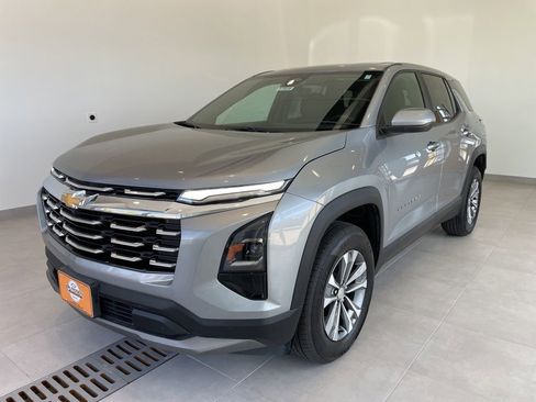 Used 2025 Chevrolet Equinox LT AWD/4WD image 1