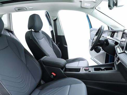 New 2026 Volkswagen Tiguan SE image 36