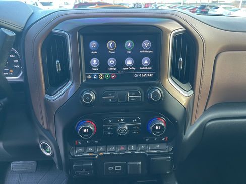 Used 2020 Chevrolet Silverado 1500 High Country w/ Technology Package image 27