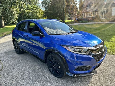 Used 2021 Honda HR-V Sport image 2