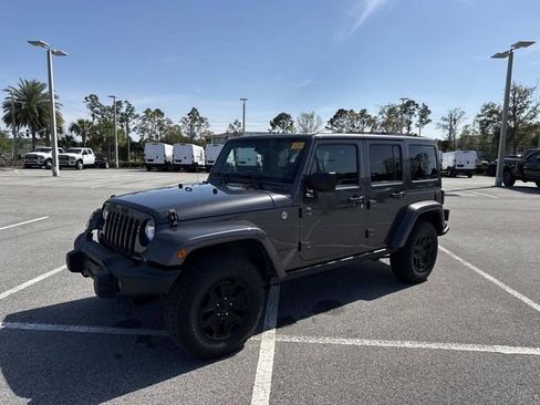 Used 2016 Jeep Wrangler Unlimited Sahara image 7