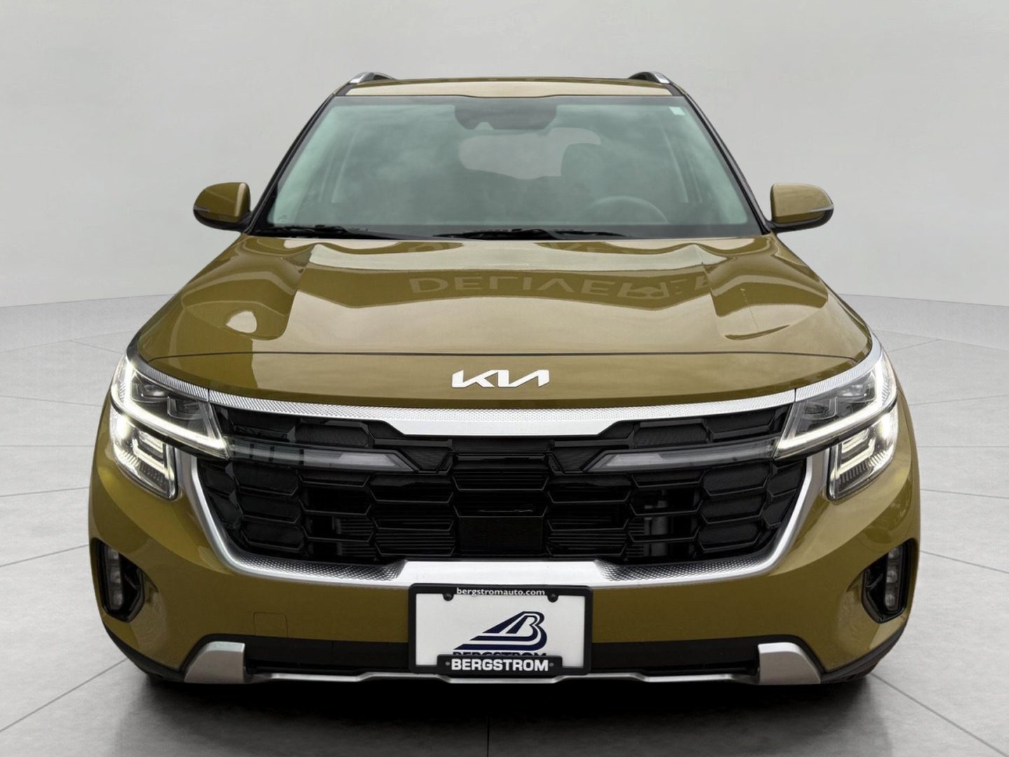Used 2024 Kia Seltos SX w/ SX Sunroof Package AWD/4WD image 4
