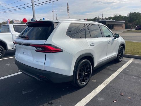 Used 2024 Toyota Grand Highlander Platinum image 15