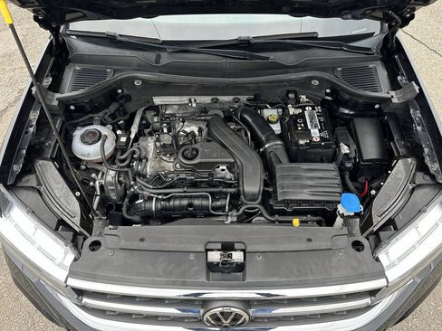 Used 2022 Volkswagen Taos SE AWD/4WD image 9