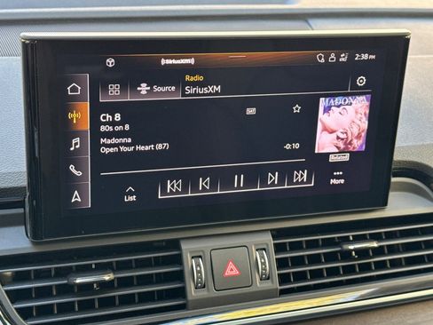 Used 2024 Audi Q5 e Premium Plus w/ Premium Plus Package image 34