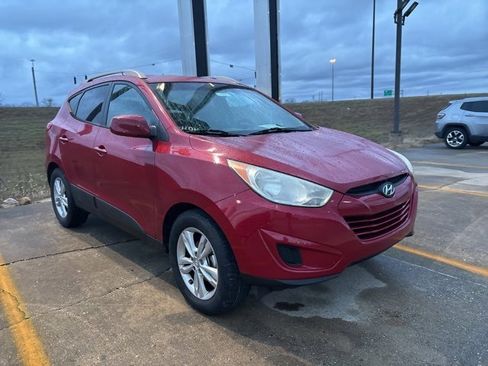 Used 2011 Hyundai Tucson GLS image 2