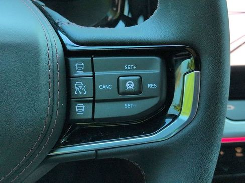 Used 2025 Jeep Wagoneer S Launch Edition image 13