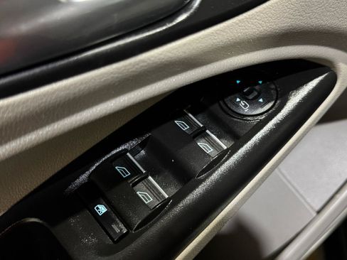 Used 2022 Ford Transit Connect XLT FWD image 25